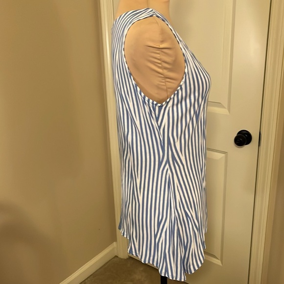 Cato blue and white abstract, striped long tank top size medium - Picture 3 of 8